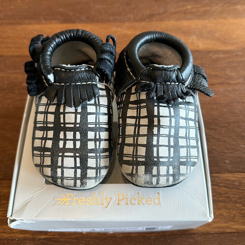 Freshly Picked Moccasins Plaid Baby Shoes Soft Sole Baby Shoes Size 4